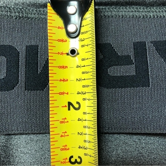 NWOT Under Armour Women's Heat Gear Armour Mid Rise Grey Shorty Short MD - Picture 9 of 10